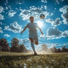 梅西一年造进球74个！三大MVP！快踢满全场还能边线一过四！