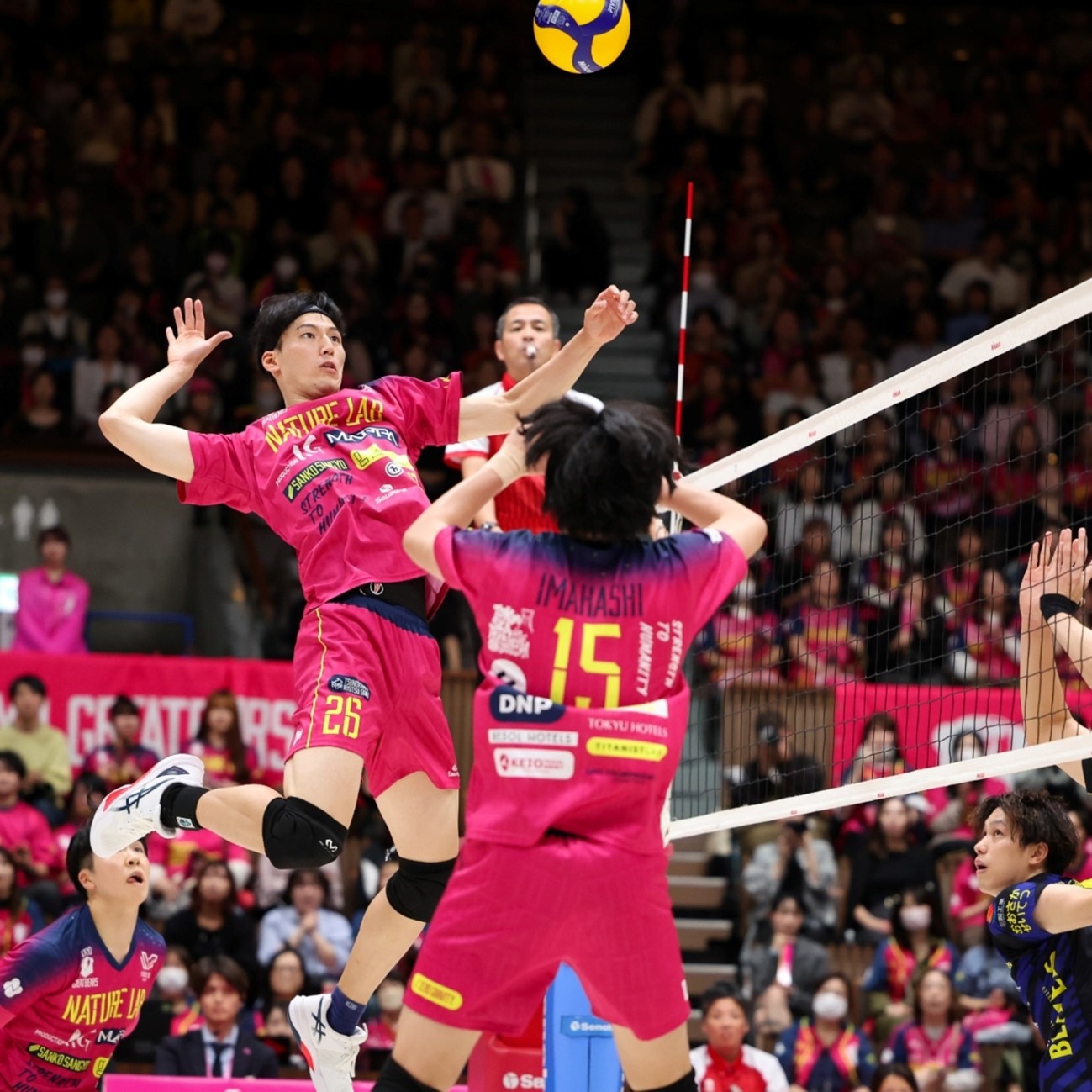 2023 赛季：大联盟球衣销量排行榜中，日本球员占据了前五名中的三席